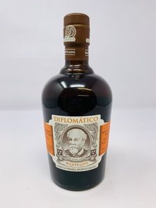 DIPLOMATICO MANTUANO RUM