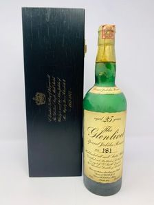 GLENLIVET 25 YEAR OLD - SILVER JUBILEE RESERVE (THIS BOTTLE HAS LEAKAGE) GLENLIVET 25 YEAR OLD - SILVER JUBILEE RESERVE (THIS BOTTLE HAS LEAKAGE)