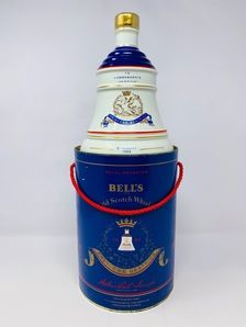 BELLS DECANTER "TO COMMEMORATE THE BIRTH OF PRINCESS BEATRICE" BELLS DECANTER "TO COMMEMORATE THE BIRTH OF PRINCESS BEATRICE"