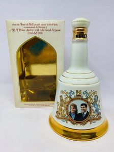 BELLS ROYAL WEDDING DECANTER - PRINCE ANDREW & SARAH JANE FERGUSON BELLS ROYAL WEDDING DECANTER - PRINCE ANDREW & SARAH JANE FERGUSON