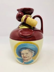 HIGHLAND THISTLE DECANTER CELEBRATING THE QUEEN MOTHERS 100TH BIRTHDAY LARGE DECANTER