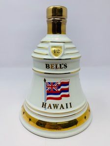 BELLS 12 YEAR OLD "HAWAII" DECANTER BELLS 12 YEAR OLD "HAWAII" DECANTER