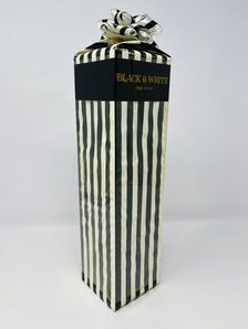BLACK & WHITE GIFT WRAPPED WHISKY US IMPORT BLACK & WHITE GIFT WRAPPED WHISKY US IMPORT