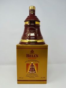 BELLS DECANTER CHRISTMAS 1999