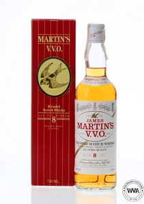 JAMES MARTIN'S 8 YEAR OLD 1980'S BLENDED SCOTCH WHISKY JAMES MARTIN'S 8 YEAR OLD 1980'S BLENDED SCOTCH WHISKY