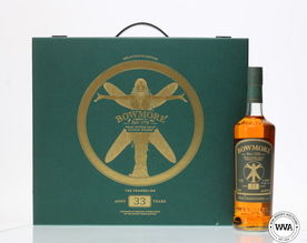 BOWMORE 33 YEAR OLD "THE CHANGELING" - FRANK QUIETLY BOWMORE 33 YEAR OLD "THE CHANGELING" - FRANK QUIETLY