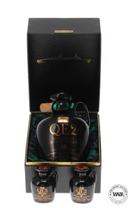 QE2 12 YEAR OLD CERAMIC DECANTER & MINIATURES QE2 12 YEAR OLD CERAMIC DECANTER & MINIATURES