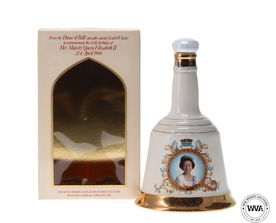 BELLS 60th BIRTHDAY OF QUEEN ELIZABETH II DECANTER
