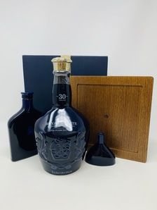 CHIVAS ROYAL SALUTE 30 YEAR OLD FLASK EDITION CHIVAS ROYAL SALUTE 30 YEAR OLD FLASK EDITION