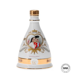 BELLS 2011 ROYAL WEDDING WADE DECANTER - THE DUKE AND DUCHESS OF CAMBRIDGE BELLS 2011 ROYAL WEDDING WADE DECANTER - THE DUKE AND DUCHESS OF CAMBRIDGE