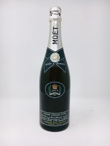 LOT 2626 - 1977 SILVER JUBILEE CUVEE MOET & CHANDON CHAMPAGNE (NO RESERVE) LOT 2626 - 1977 SILVER JUBILEE CUVEE MOET & CHANDON CHAMPAGNE (NO RESERVE)