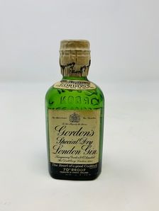 GORDONS SPECIAL DRY LONDON GIN 1950'S SPRING CAP MINIATURE GORDONS SPECIAL DRY LONDON GIN 1950'S SPRING CAP MINIATURE