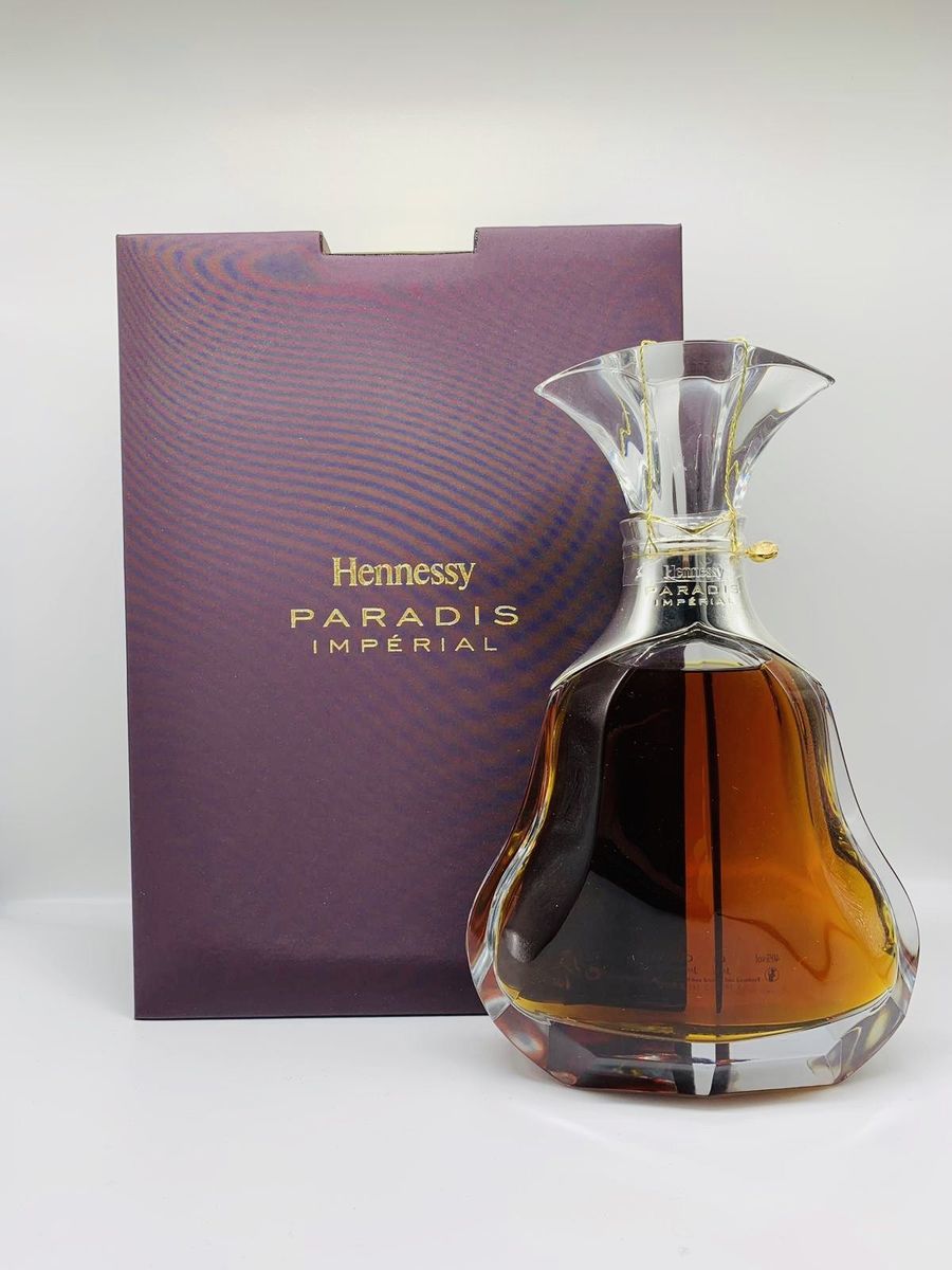 HENNESSY PARADIS IMPERIAL WITH GOLD STAND