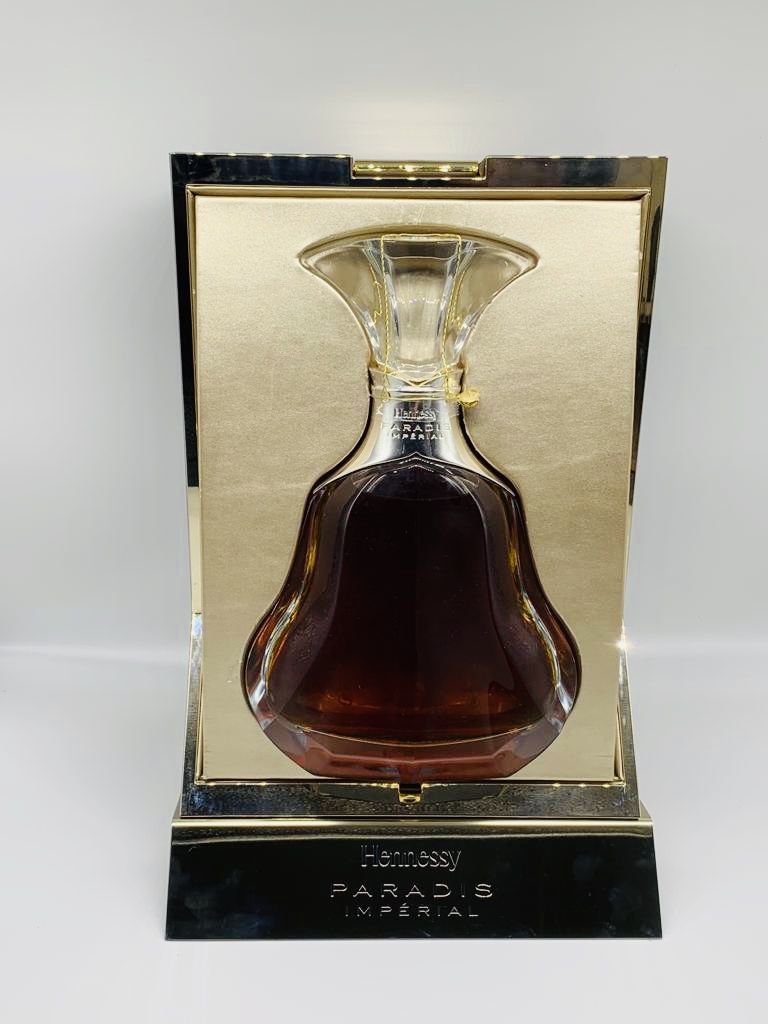 HENNESSY PARADIS IMPERIAL WITH GOLD STAND
