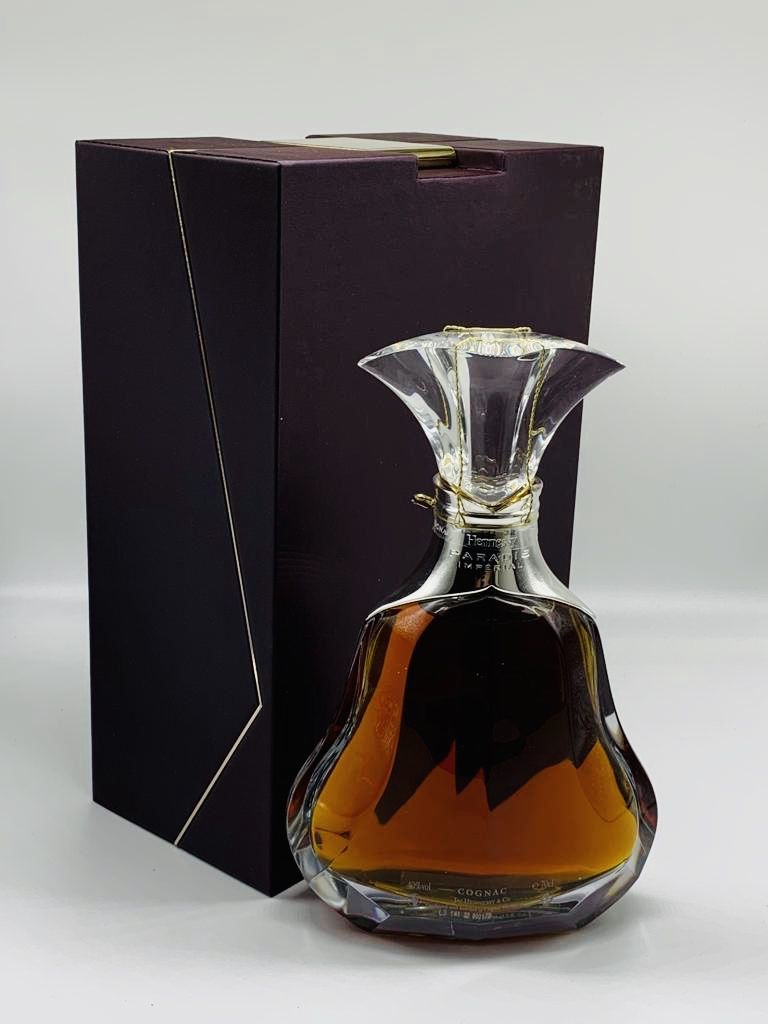 HENNESSY PARADIS IMPERIAL WITH GOLD STAND