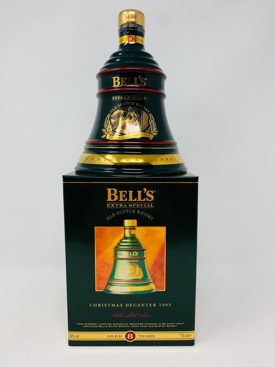 BELLS DECANTER CHRISTMAS 1995