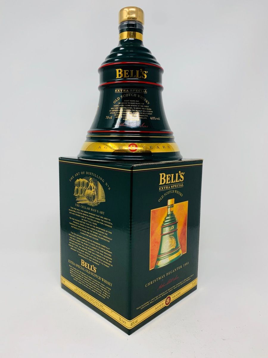 BELLS DECANTER CHRISTMAS 1995