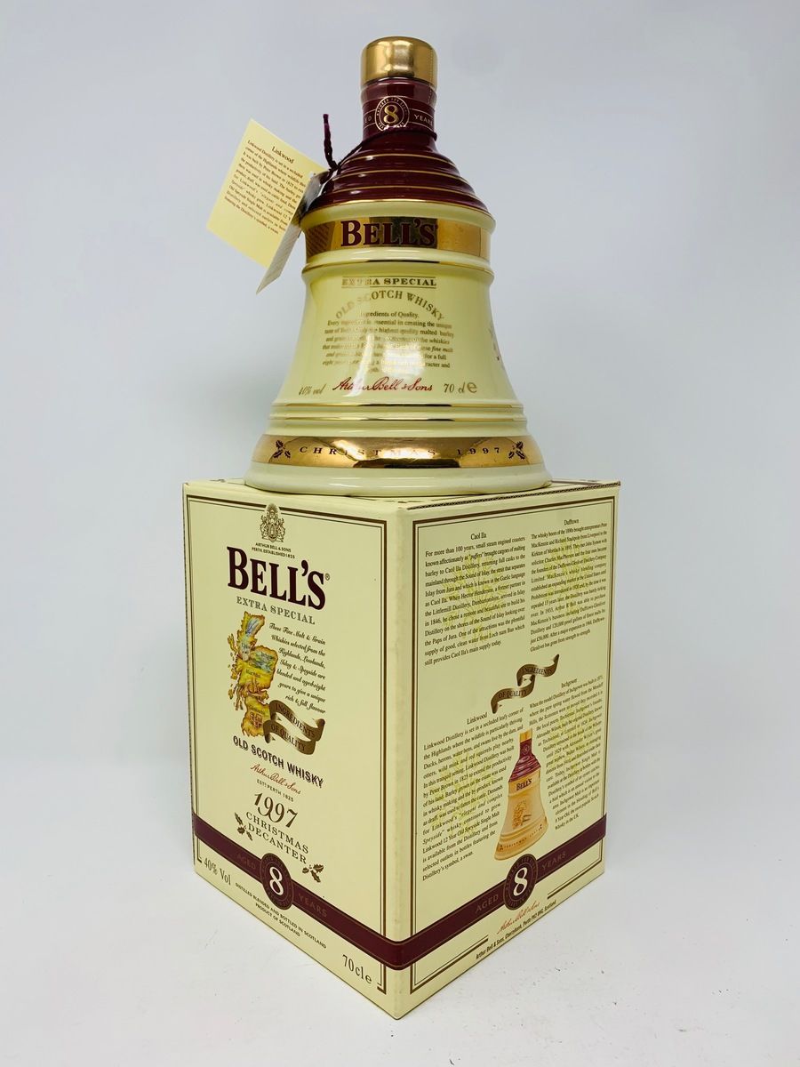 BELLS DECANTER CHRISTMAS 1997