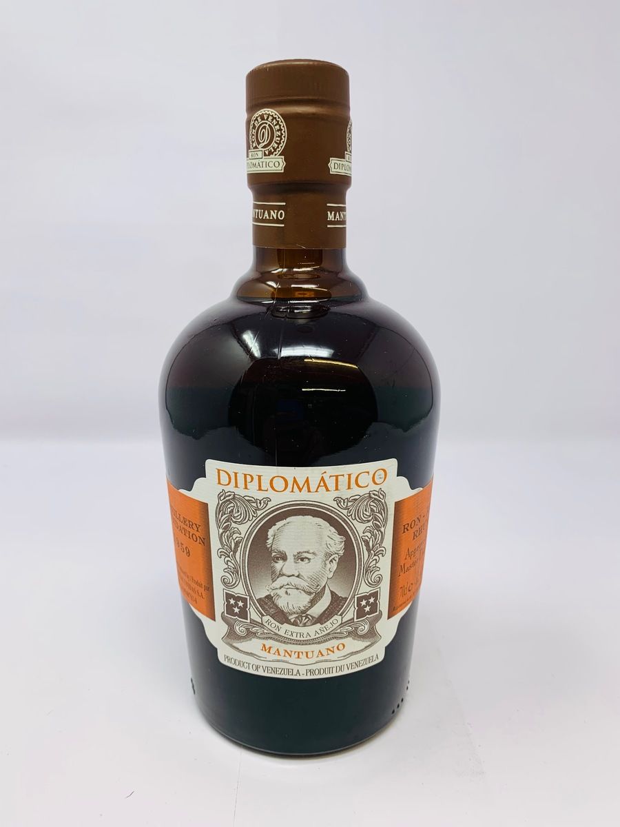 DIPLOMATICO MANTUANO RUM