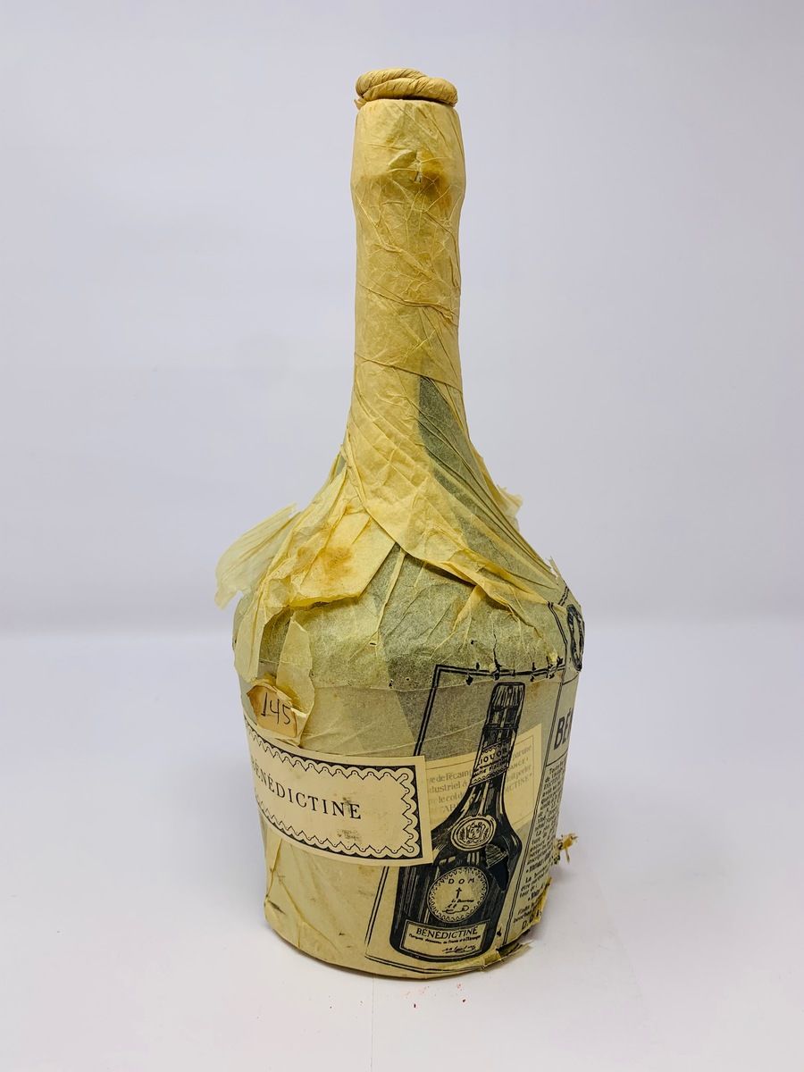 BENEDICTINE D.O.M LIQUEUR CIRCA 1940'S