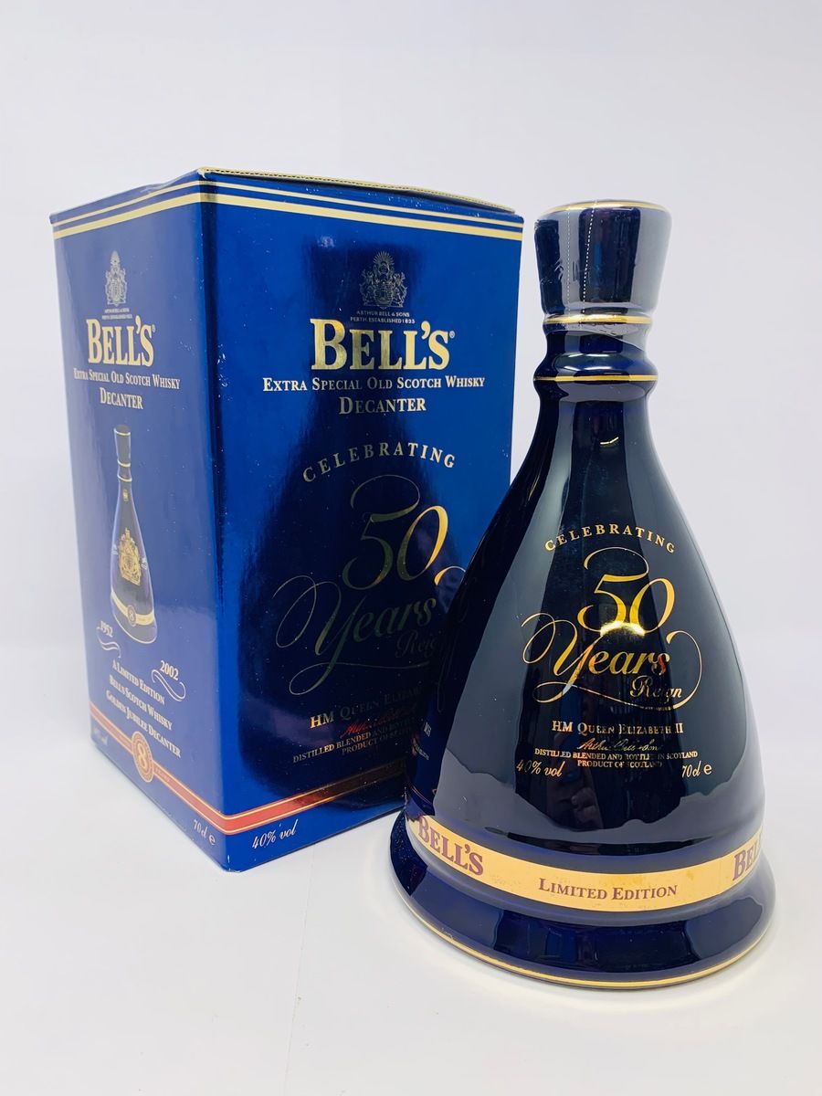 BELLS GOLDEN JUBILEE DECANTER 50 YEARS REIGN OF QUEEN ELIZABETH II