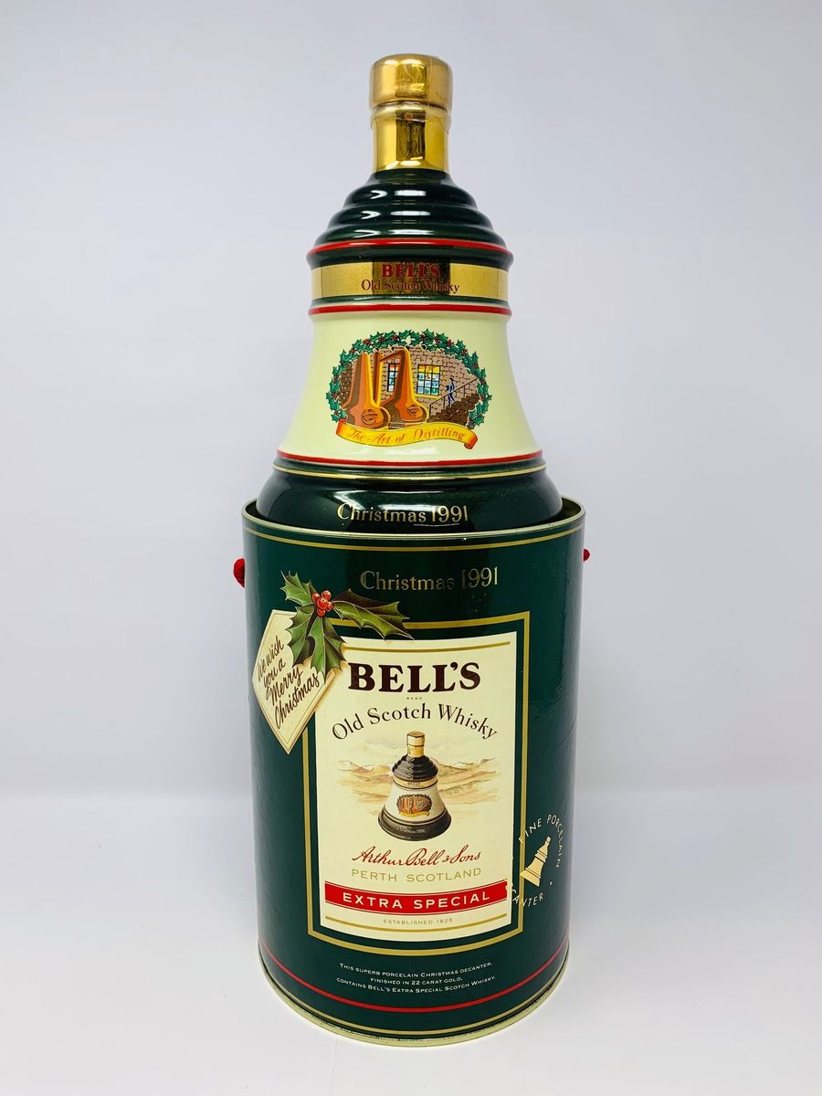 BELLS DECANTER CHRISTMAS 1991
