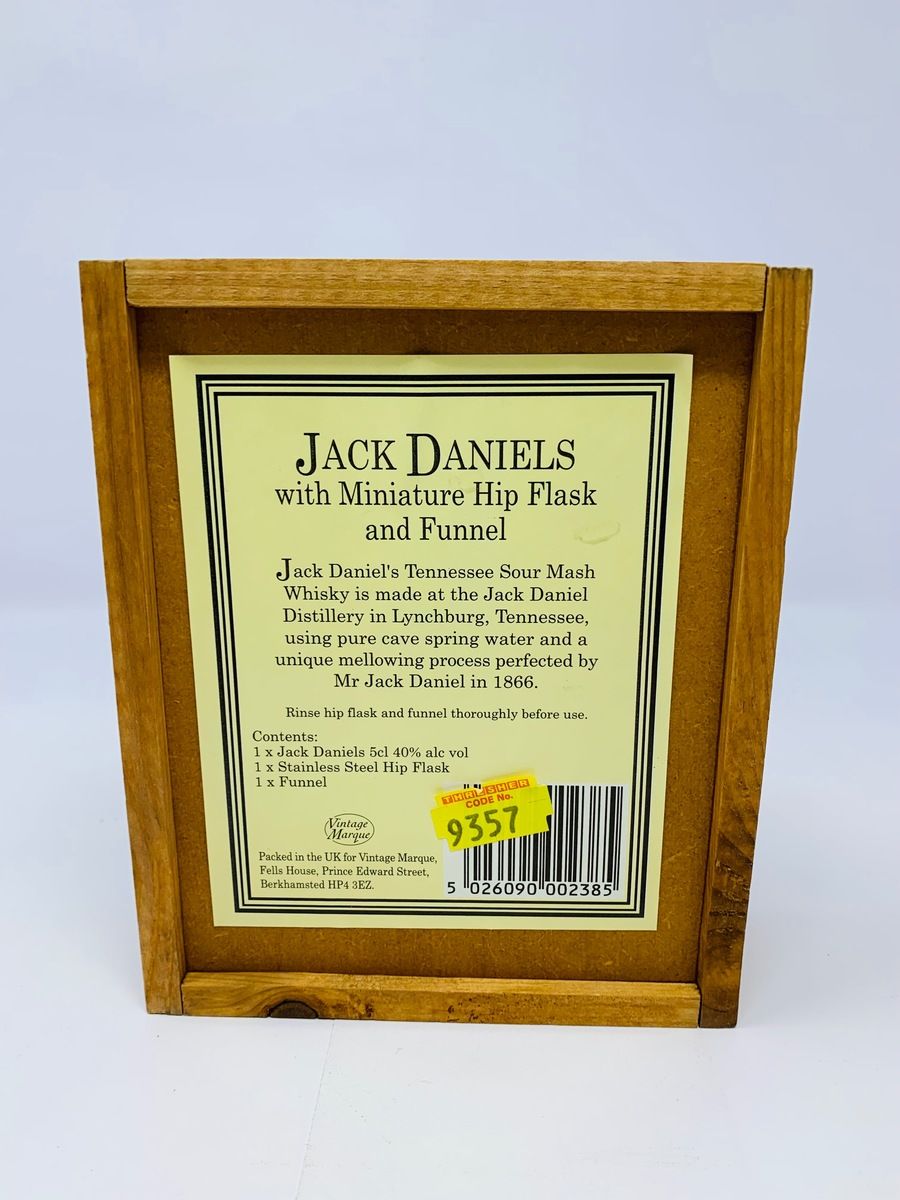 JACK DANIELS MINATURE WITH FLASK & FUNNEL SET