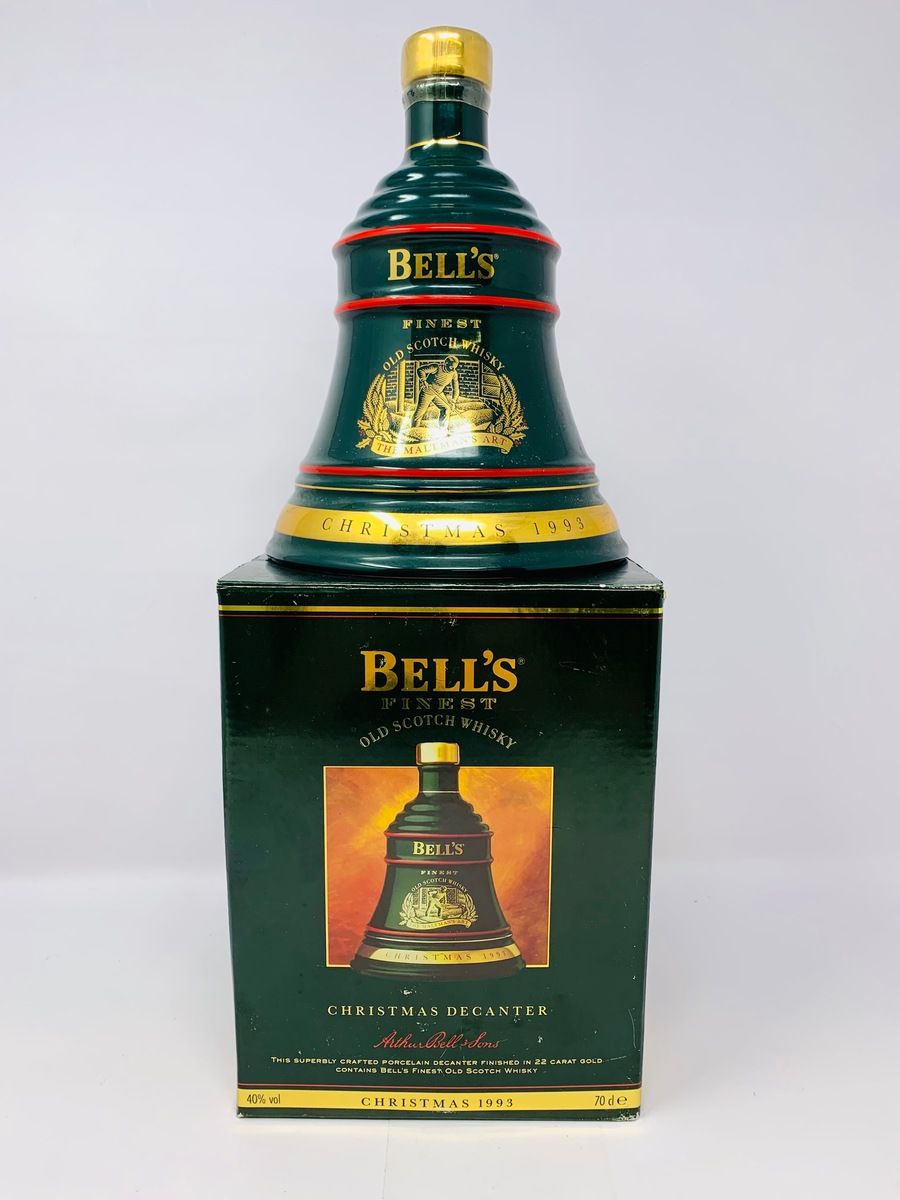 BELLS DECANTER CHRISTMAS 1993