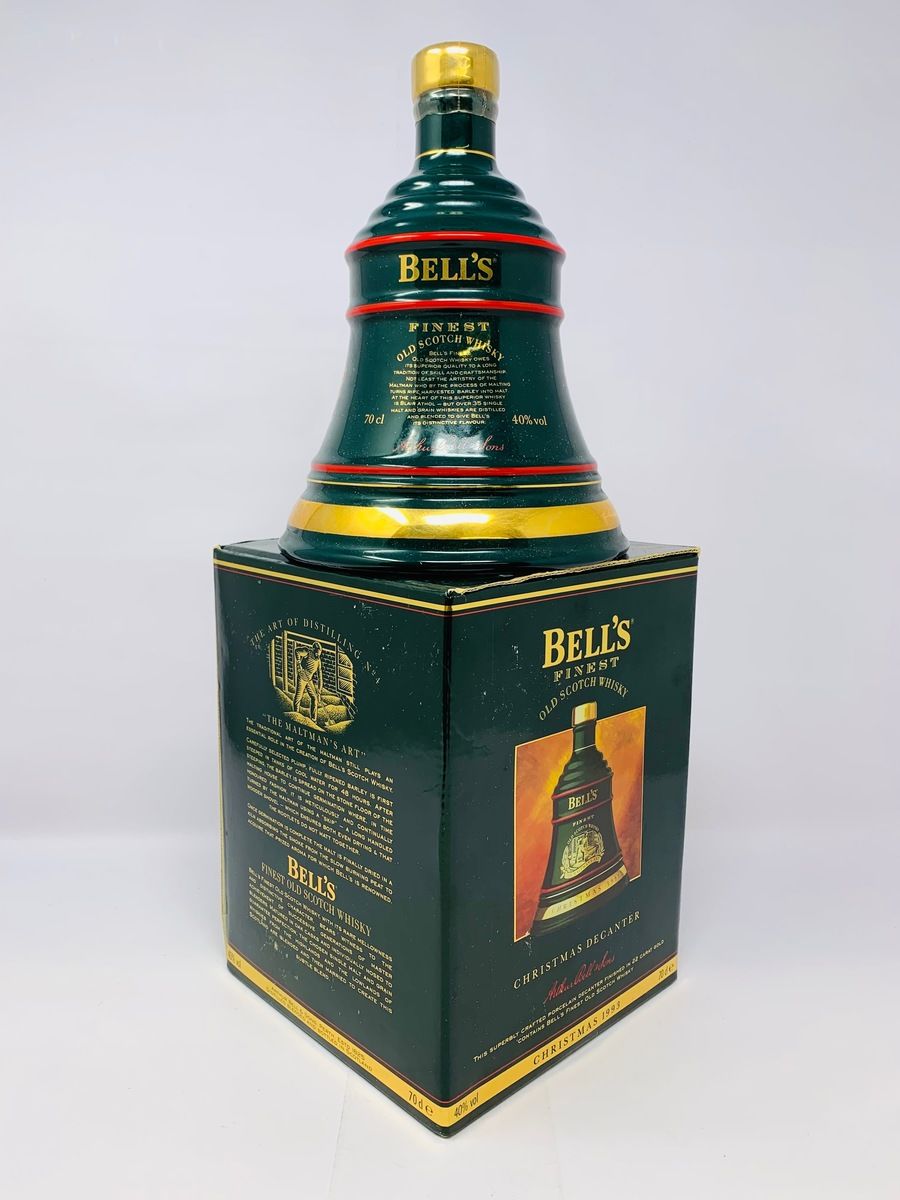 BELLS DECANTER CHRISTMAS 1993