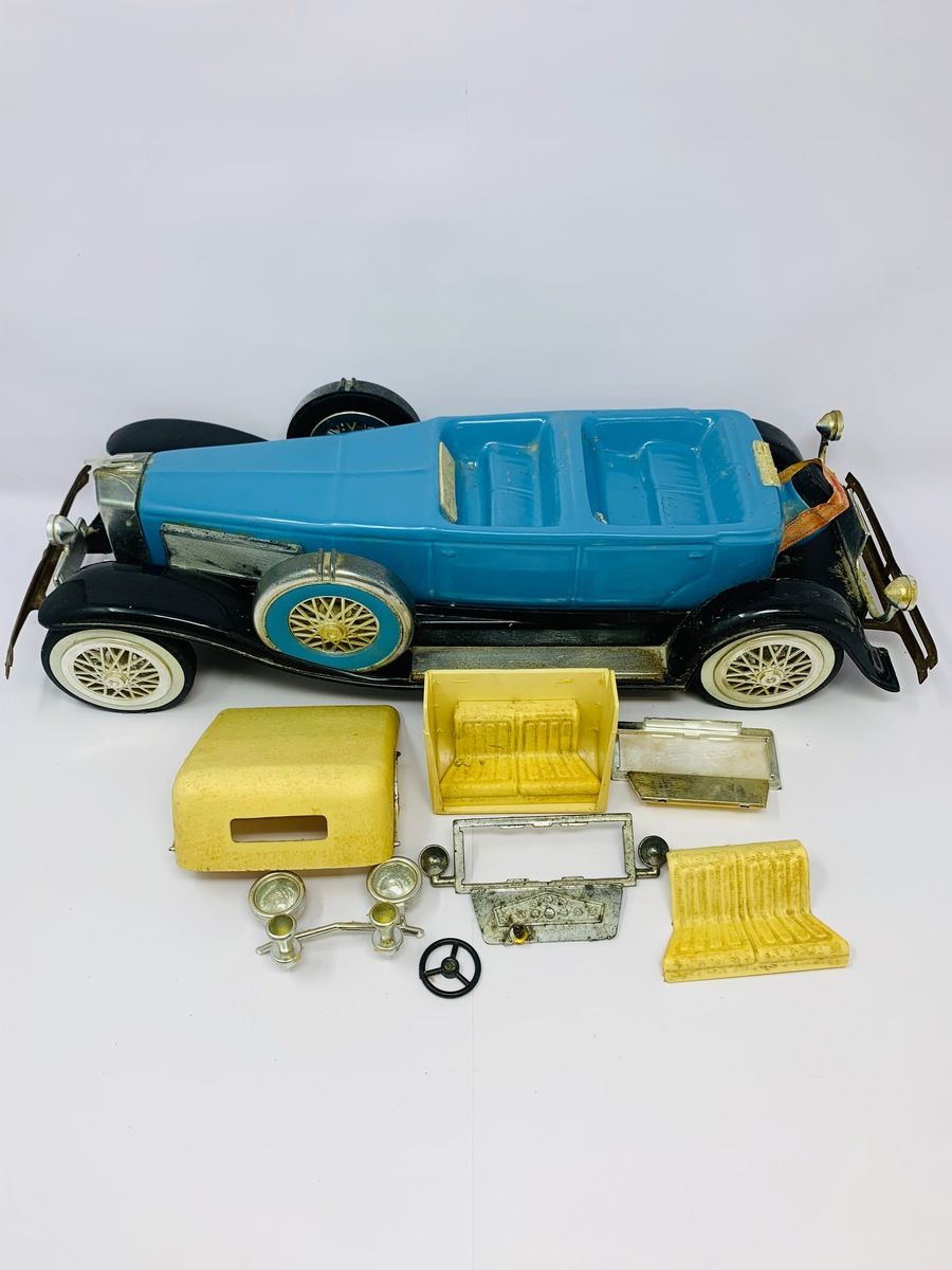 VINTAGE JIM BEAM CAR DECANTER - 100 MONTHS OLD