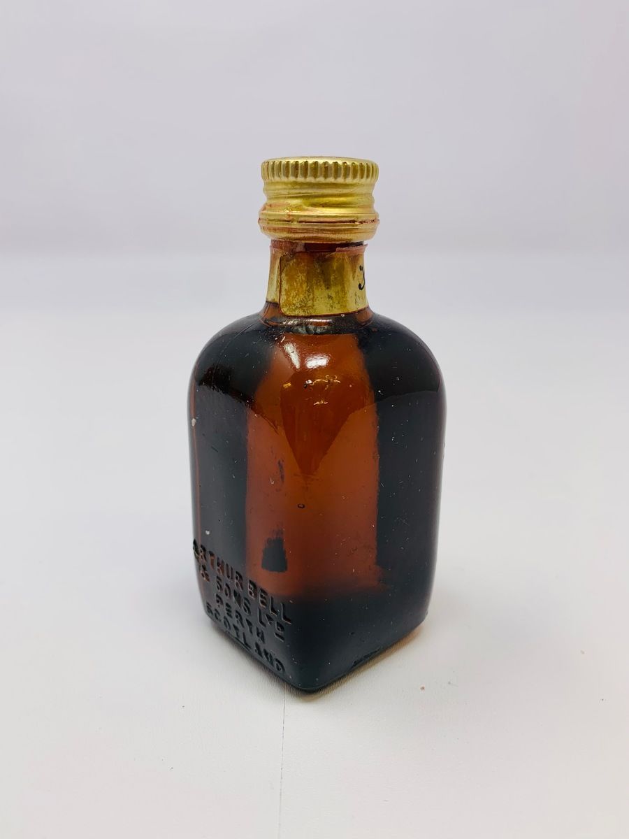 GOLDEN BELLS DE LUX 12 YEAR OLD MINIATURE 