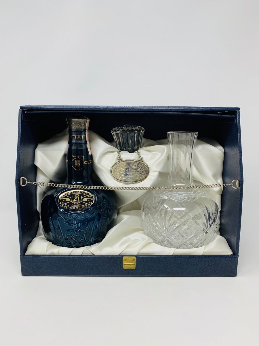 CHIVAS 21 YEAR OLD ROYAL SALUTE SAPPHIRE FLAGON WITH STUART CRYSTAL DECANTER/STOPPER SET