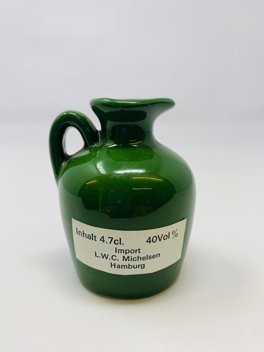CHEQUERS CERAMIC MINIATURE - GERMAN IMPORT