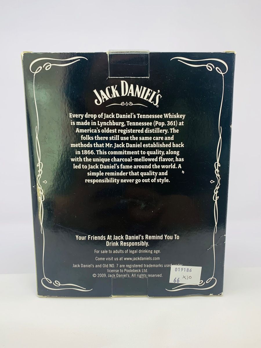 JACK DANIELS OLD NO 7 MINIATURE AND HIP FLASK