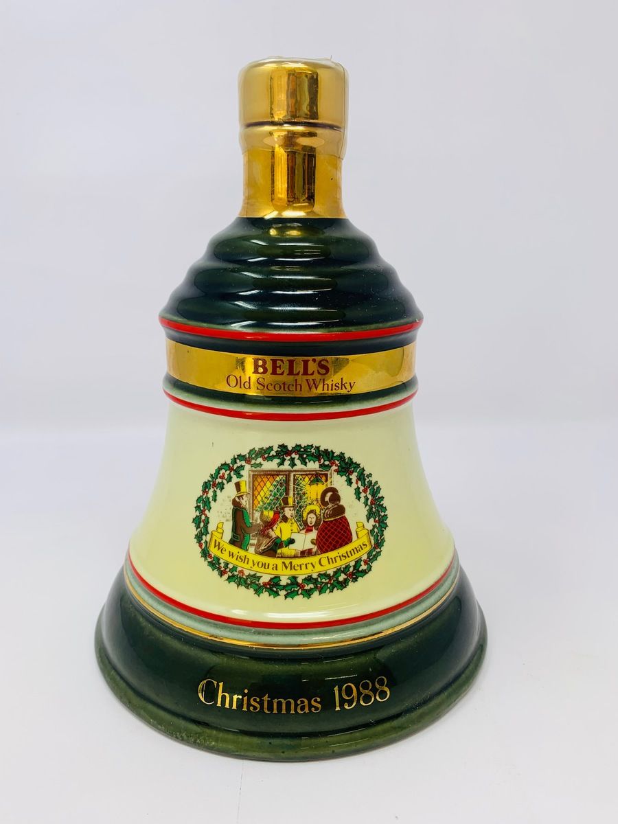 BELLS DECANTER CHRISTMAS 1988