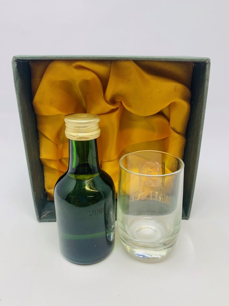 WALLACE SINGLE MALT SCOTCH WHISKY LIQUEUR MINIATURE & GLASS