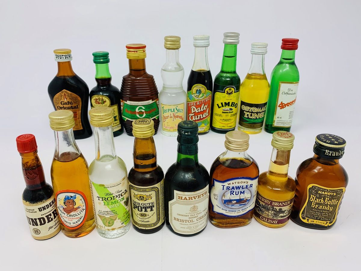 16 X MIXED MINIATURES