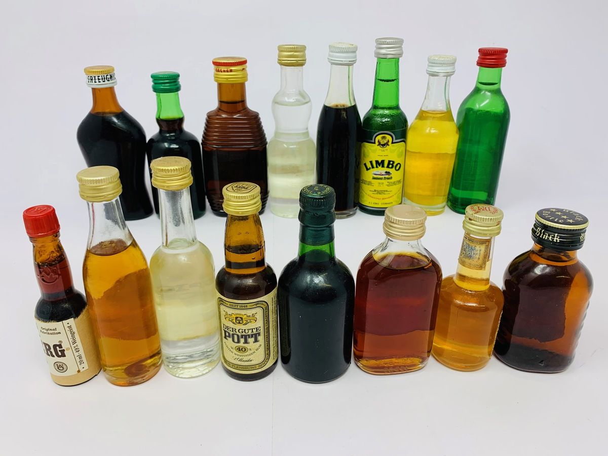 16 X MIXED MINIATURES