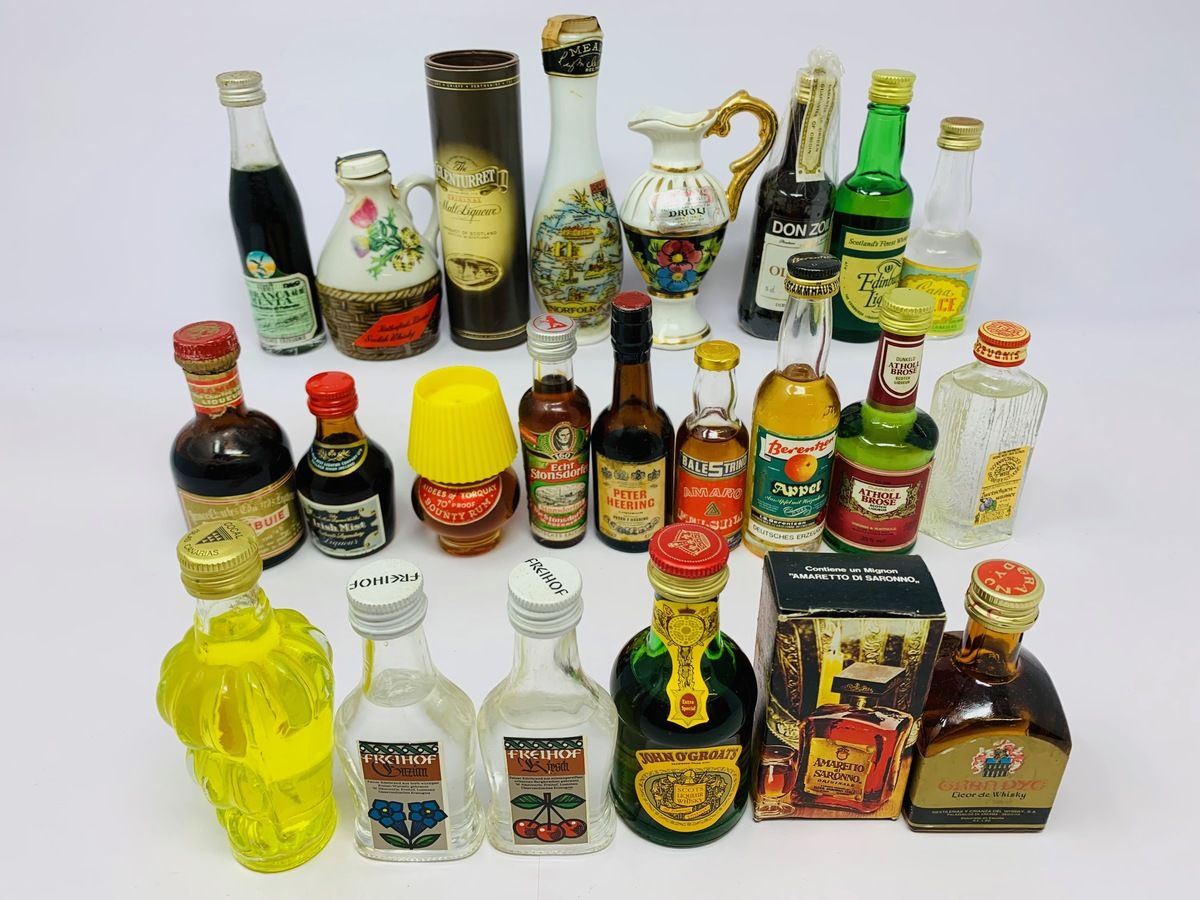 23 X MIXED MINIATURES