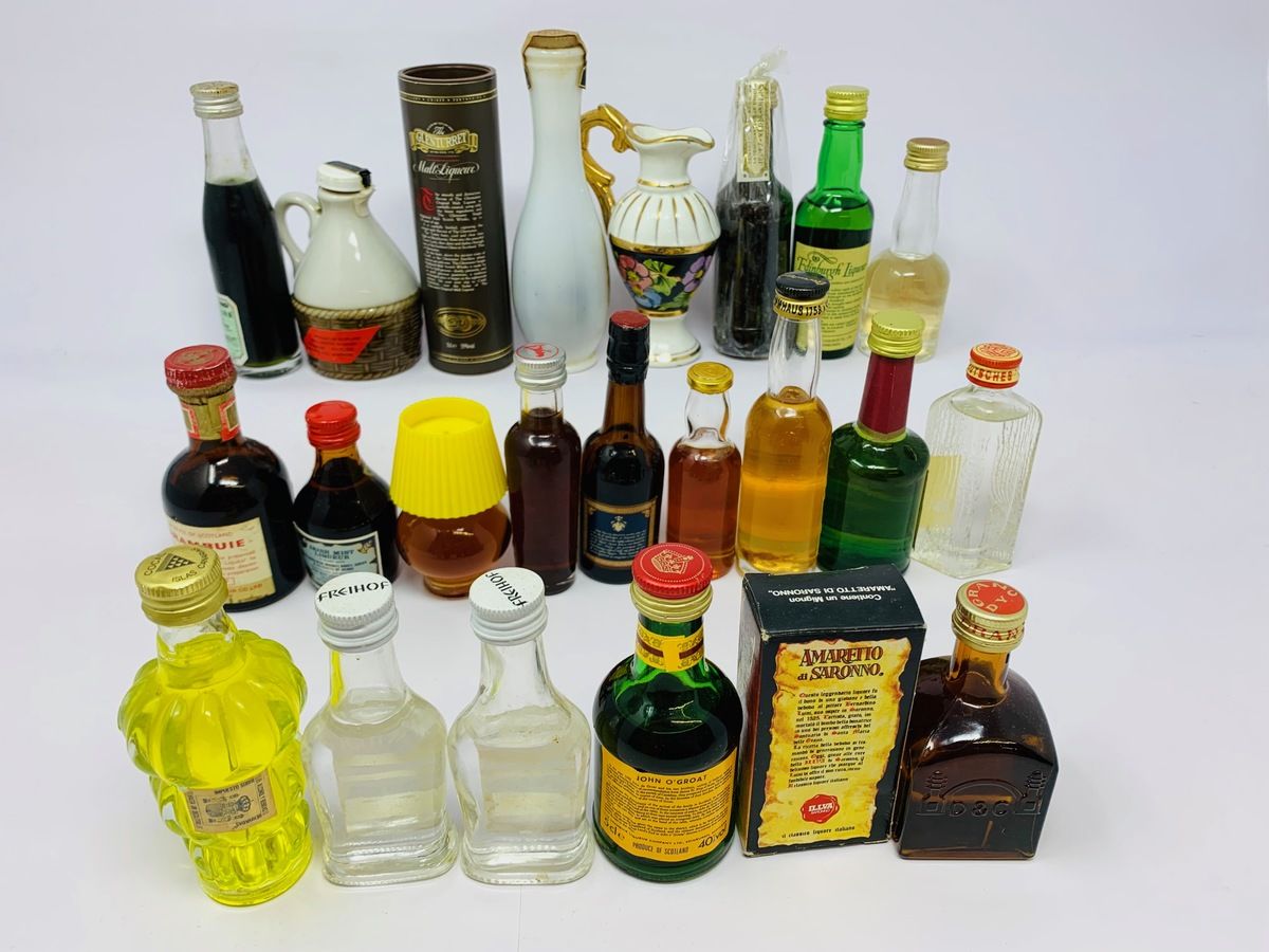 23 X MIXED MINIATURES