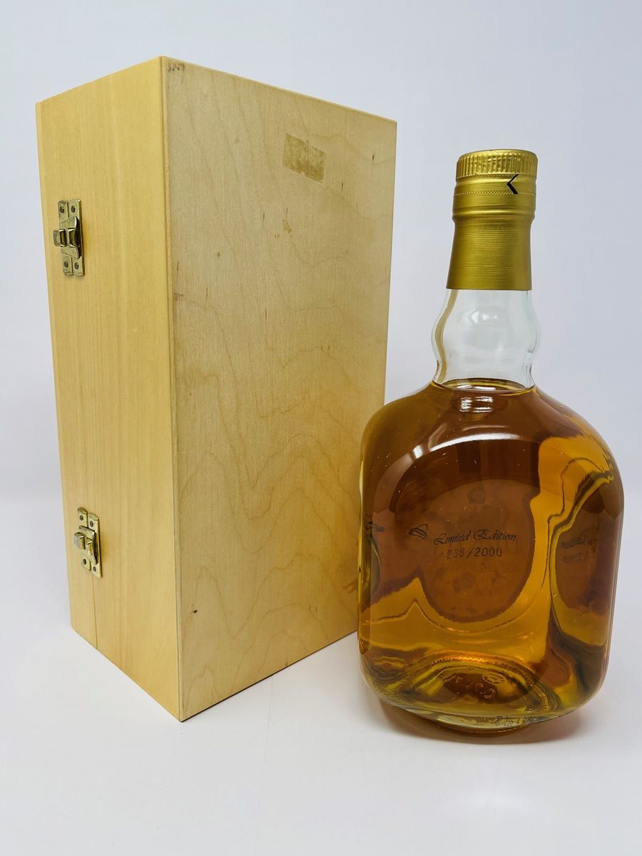 HUNTLY 10 YEAR OLD - MILLENNIUM LIMITED EDITION 