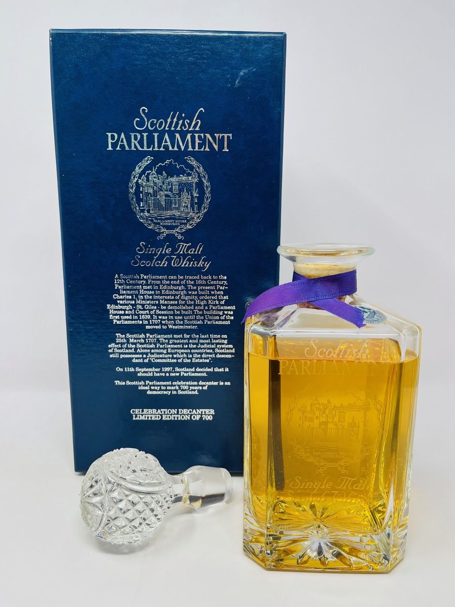 SCOTTISH PARLIAMENT SINGLE MALT DECANTER