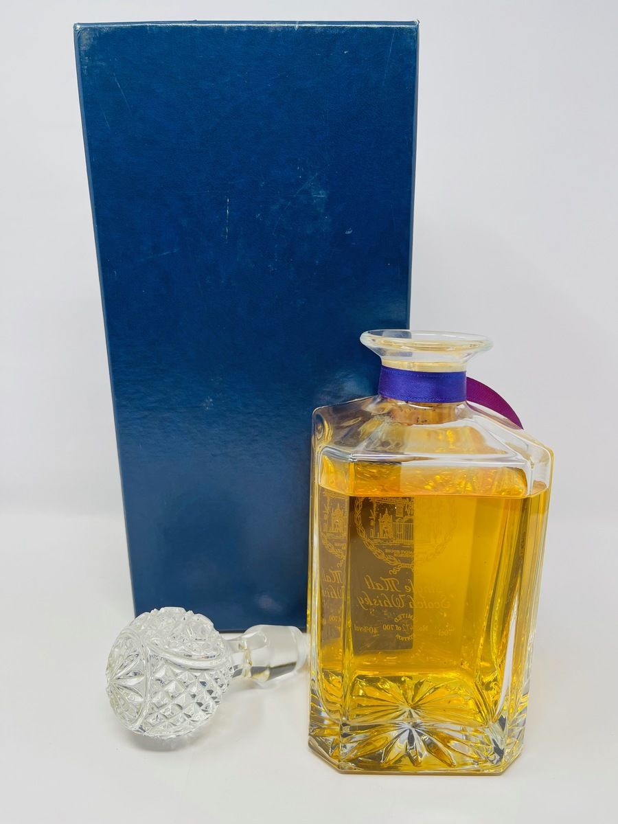 SCOTTISH PARLIAMENT SINGLE MALT DECANTER