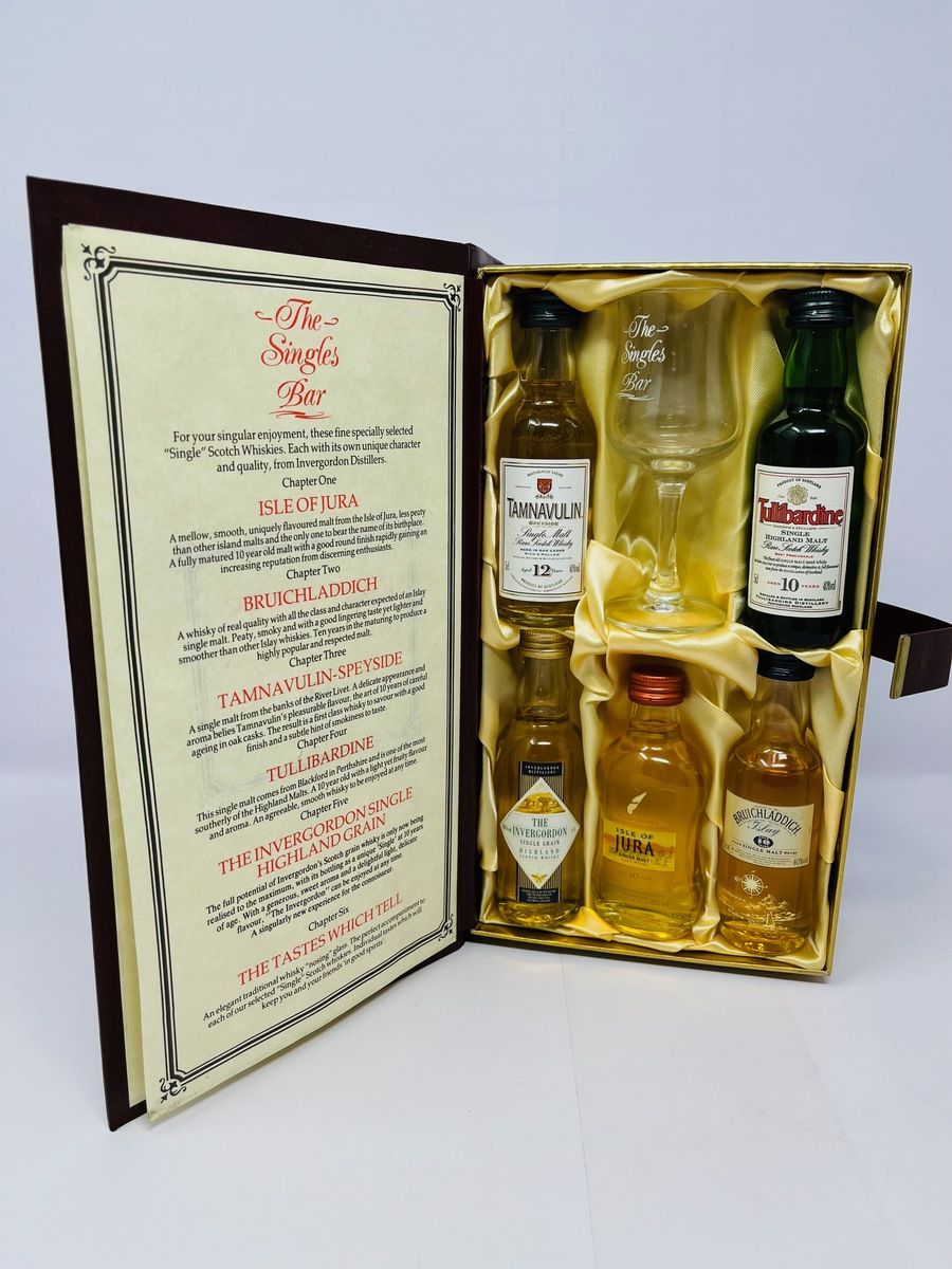 THE SINGLES BAR MINIATURES SELECTION