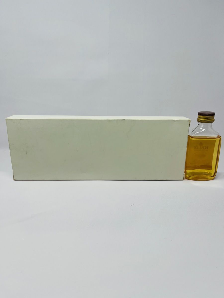 BELLS 8 YEAR OLD WHISKY MINIATURE (PLASTIC)