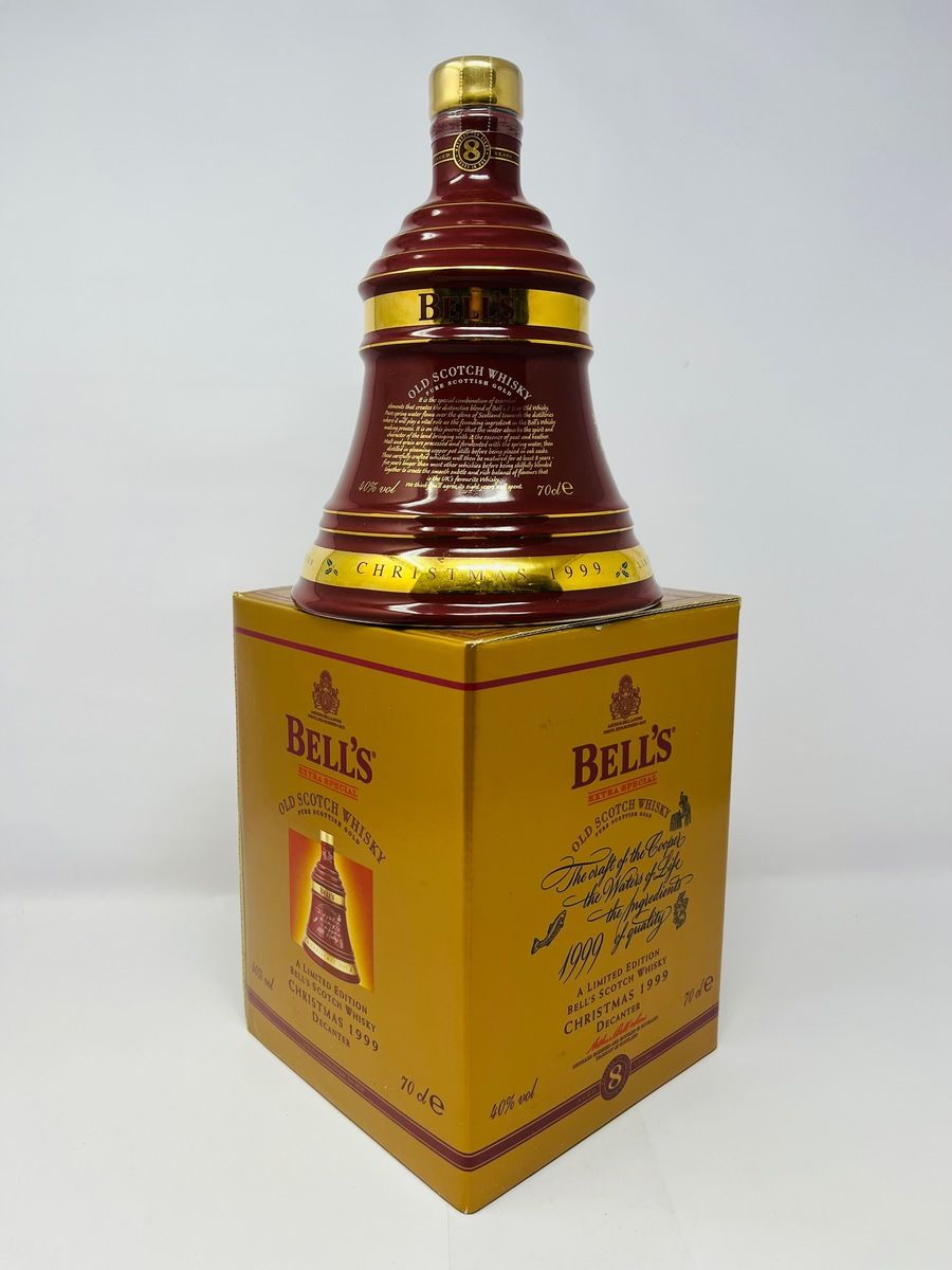 BELLS DECANTER CHRISTMAS 1999