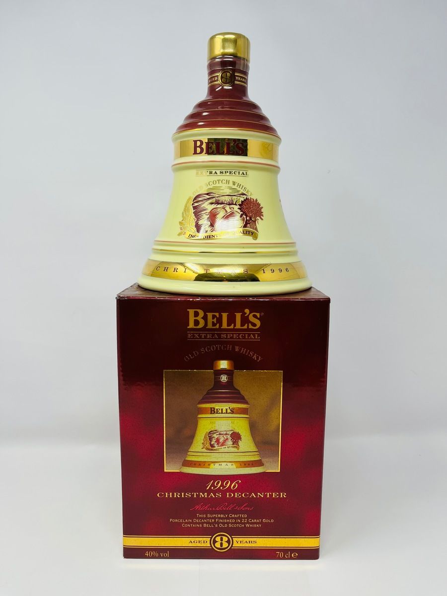 BELLS DECANTER CHRISTMAS 1996