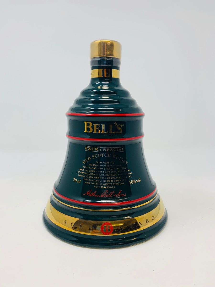 BELLS DECANTER CHRISTMAS 1994
