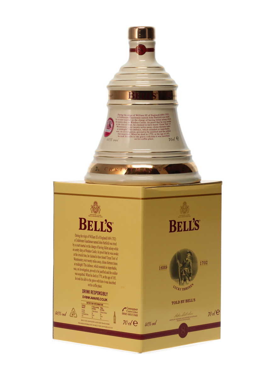 BELLS DECANTER CHRISTMAS 2006
