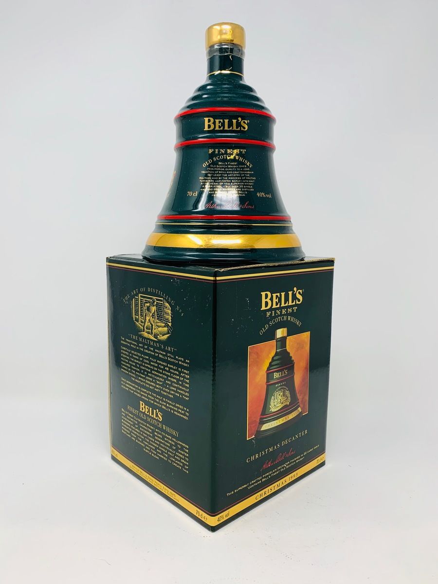 BELLS DECANTER CHRISTMAS 1993